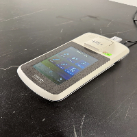 Invitrogen Qubit 4 Fluorometer image 1